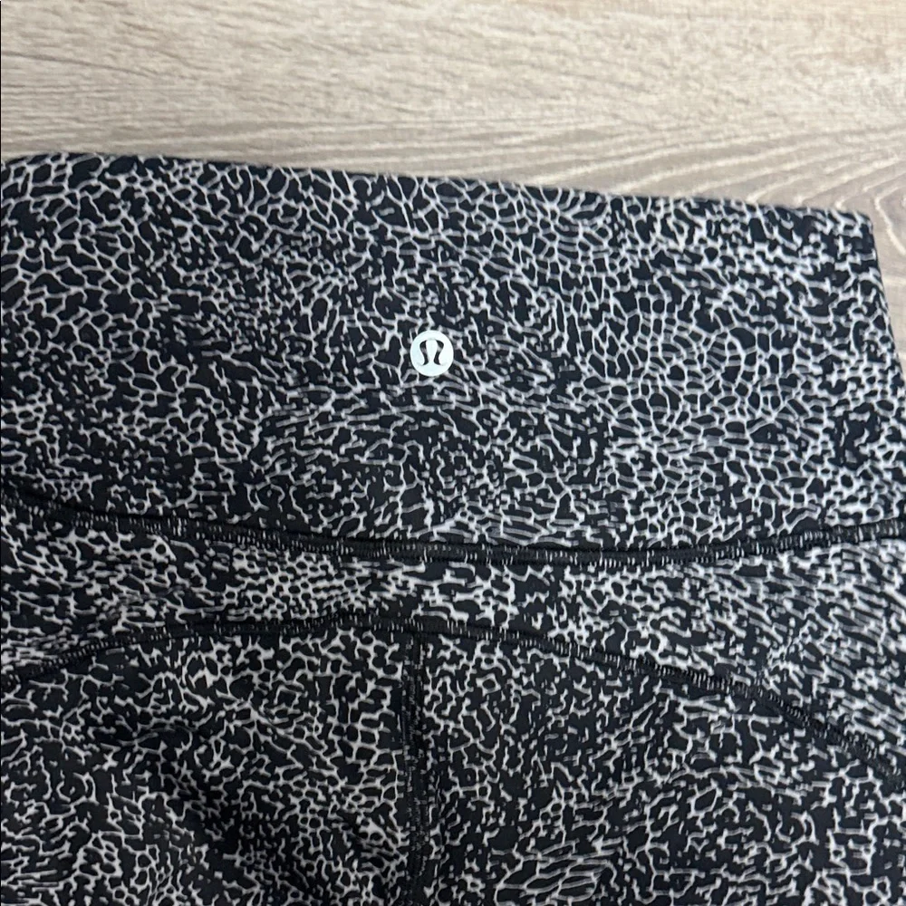 Lululemon  black  Patterned Leggings